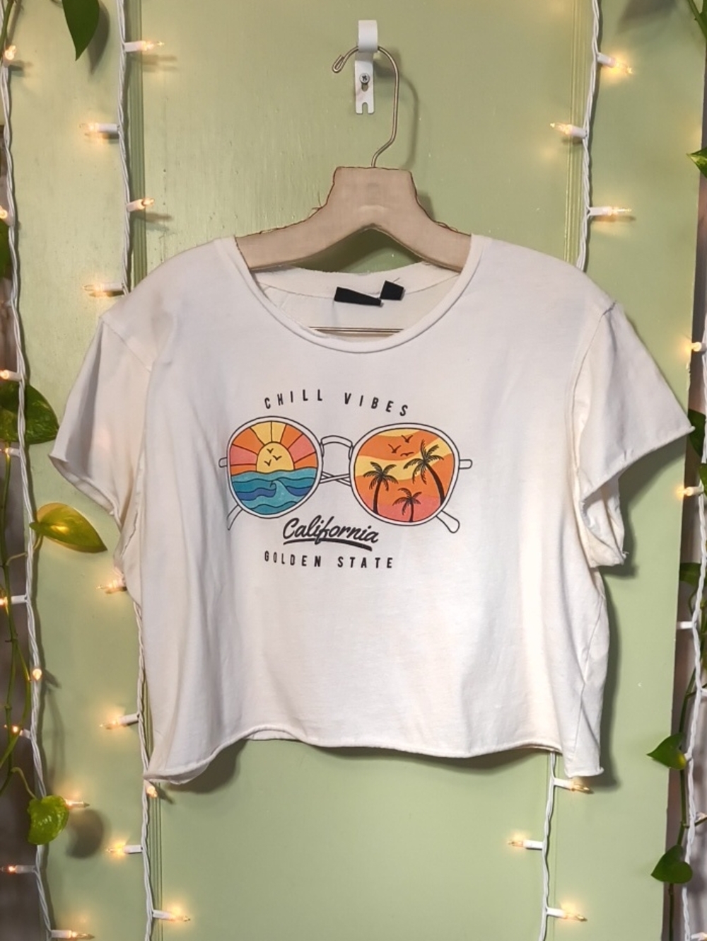Women's Wet Seal California Golden State Chill Vibes White Sunglasses Cropped XL